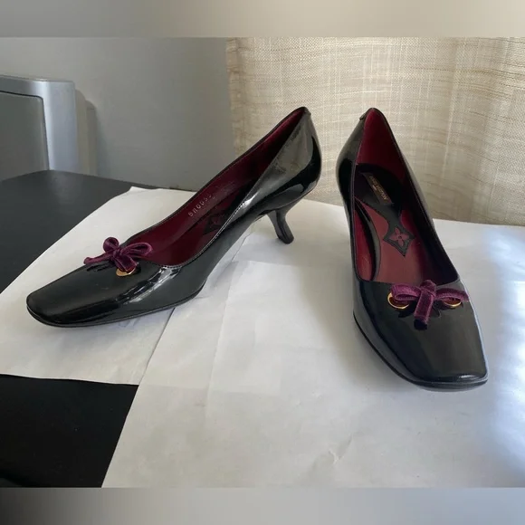 Louis Vuitton burgundy leather Heels Purple Bow mules slides slip ons 5 -  www.threedaughtersproperties.com